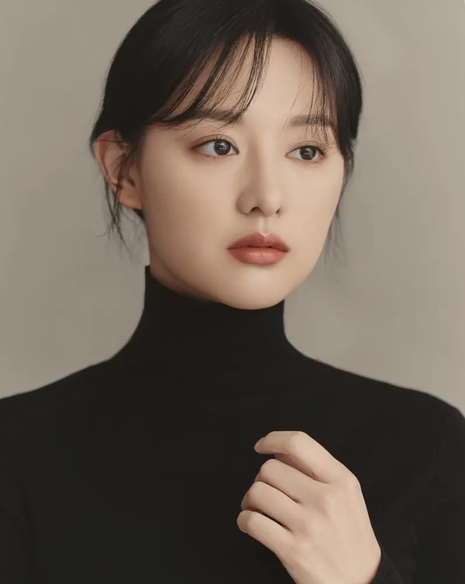 Tampil Imut Seperti Rookie Idol, Ini Profil & Fakta Kim Ji Won