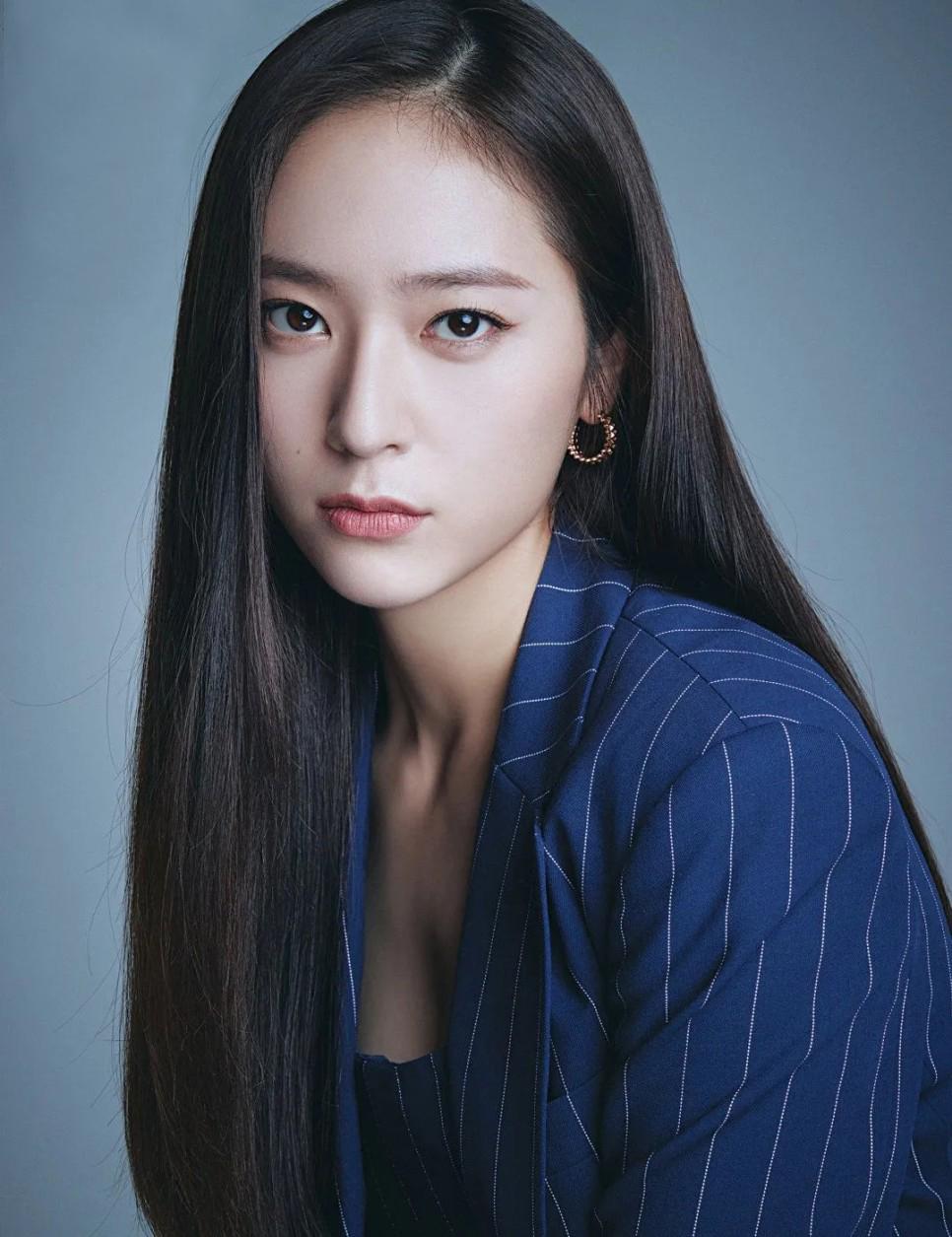 Dirindukan Netizen, Ini Profil & Fakta Krystal f(x)