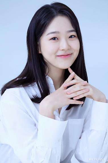 Pemeran Utama Drama Knock Off, Ini Profil & Fakta Kim Si Eun