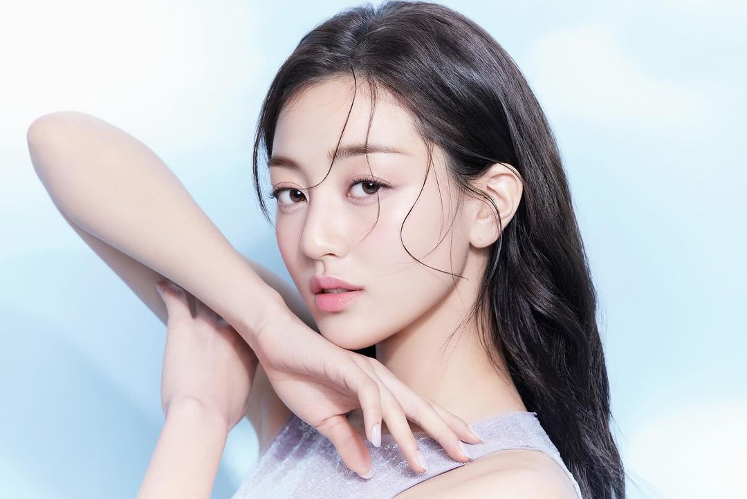 Akui Pernah Di SM, Ini Biodata dan Profil Jihyo TWICE
